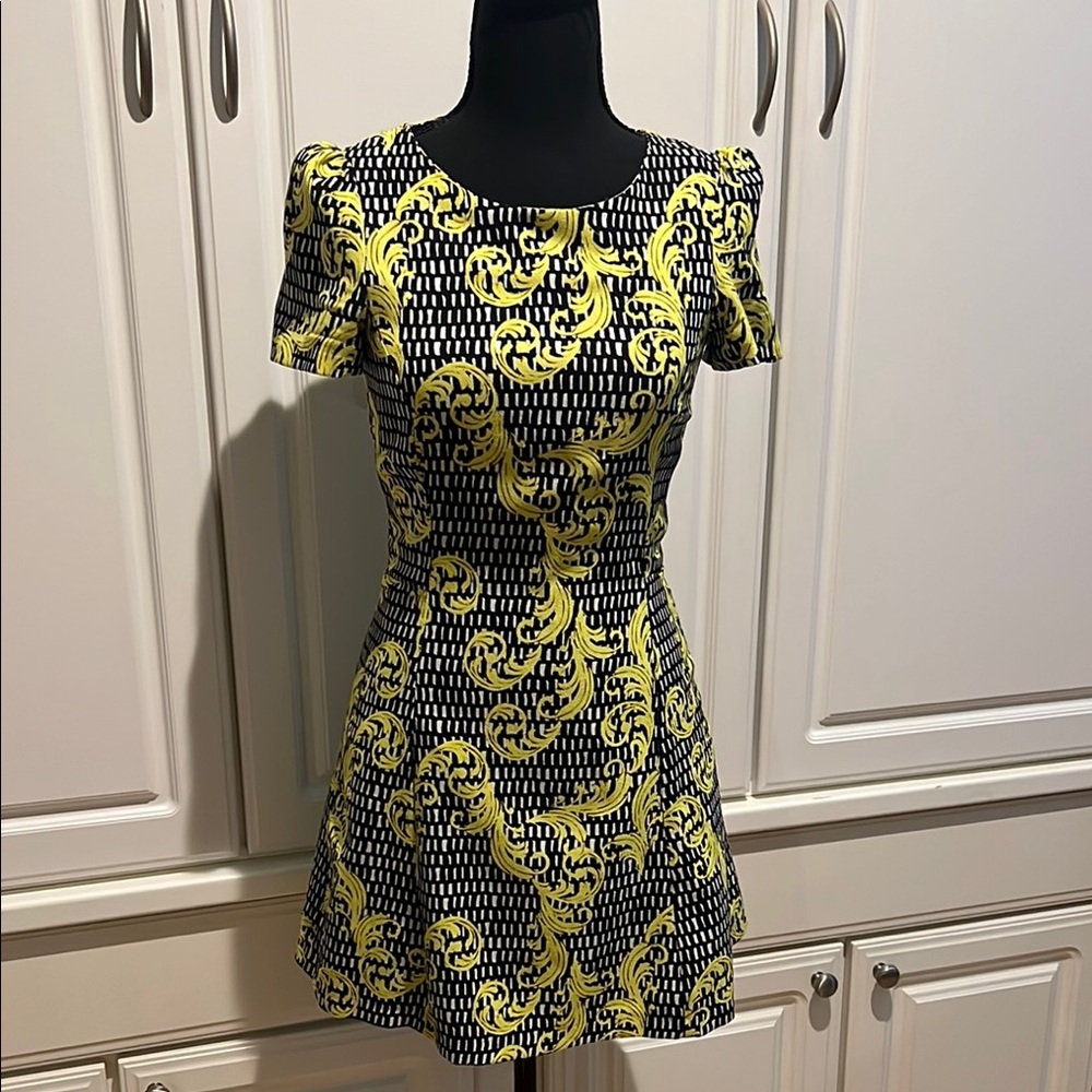 Elegant Yellow and Black Patterned Dress